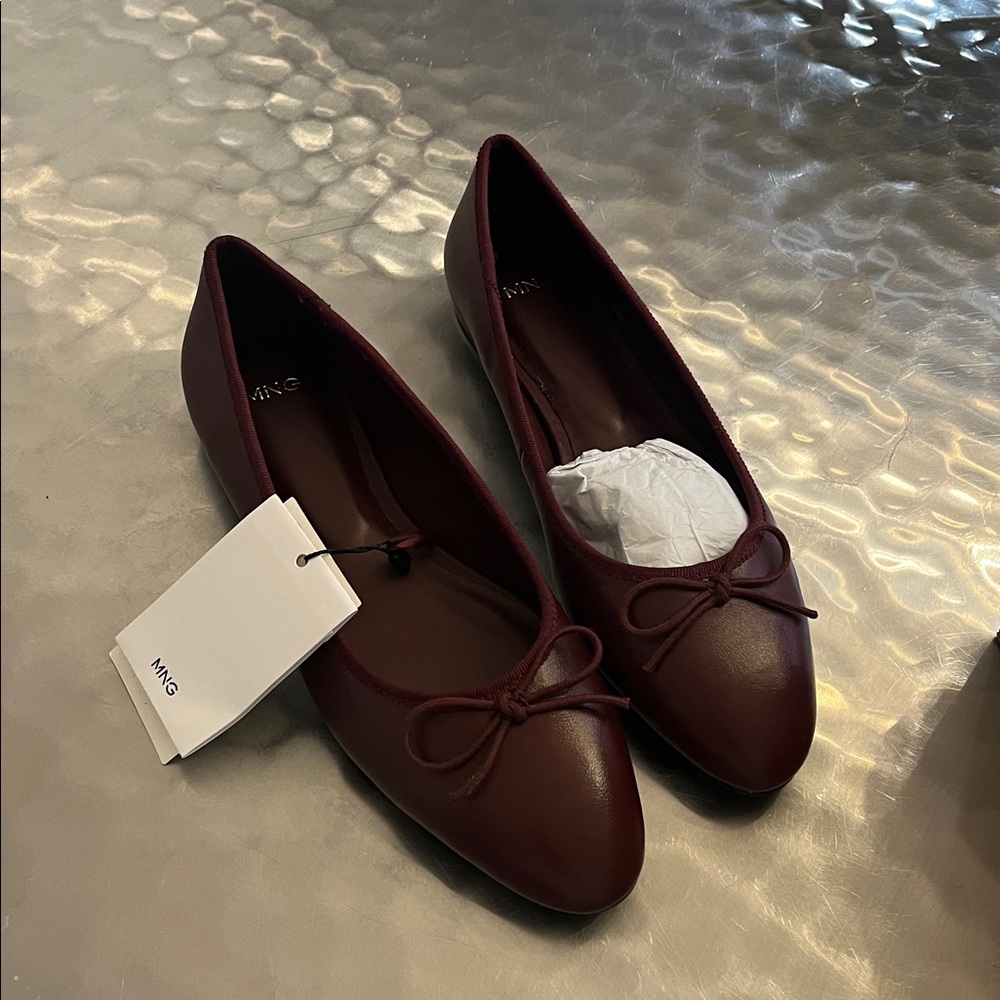 BNIB Mango Burgundy Women's Ballet Flats size 35